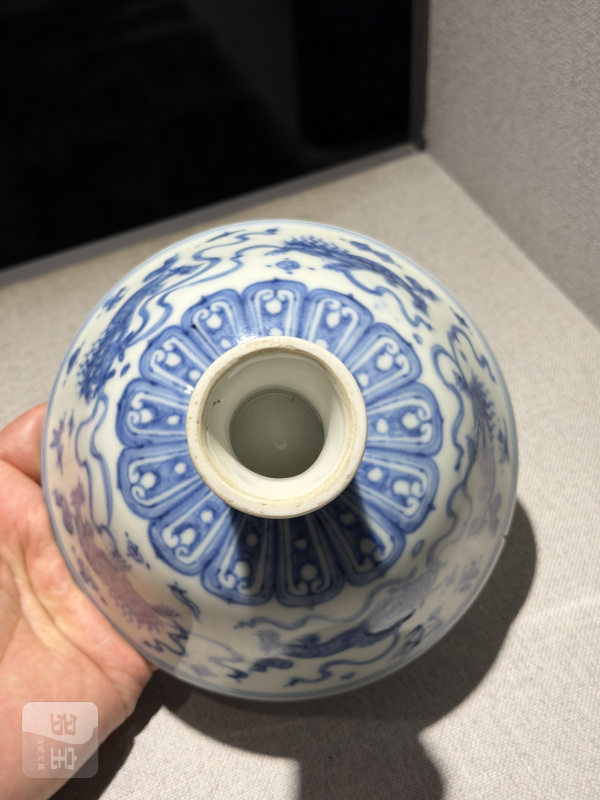 明成化 御制青花狮戏绣球纹高足碗 - 图15